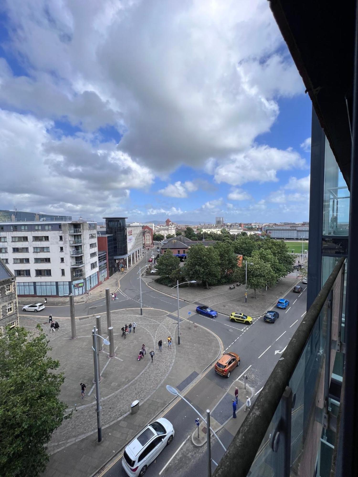 Great City Centre Getaway Apartment 2 Bed Near The Beach And Shopping Area Swansea Exterior foto