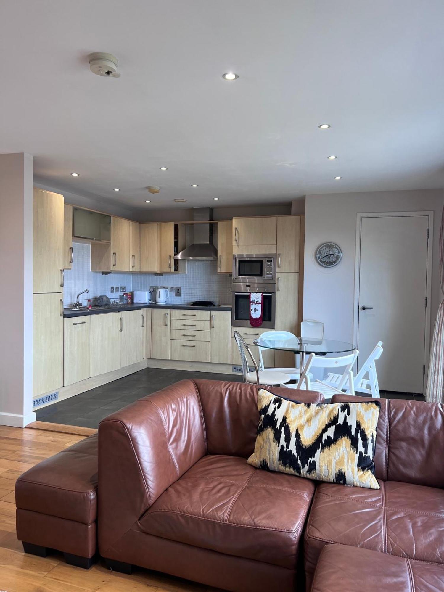 Great City Centre Getaway Apartment 2 Bed Near The Beach And Shopping Area Swansea Exterior foto