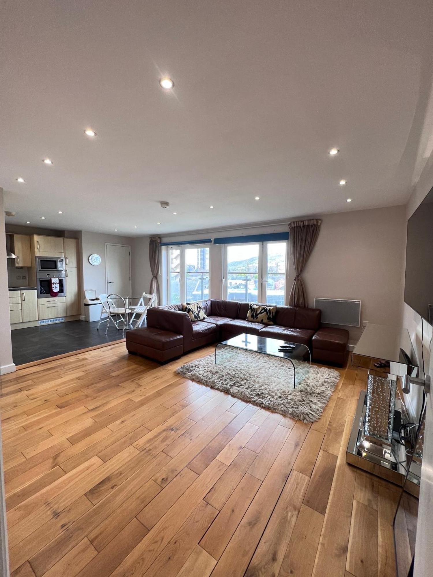 Great City Centre Getaway Apartment 2 Bed Near The Beach And Shopping Area Swansea Exterior foto